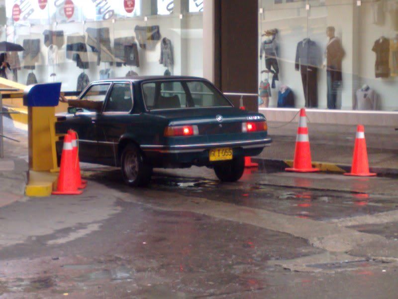 bmwe21321.jpg