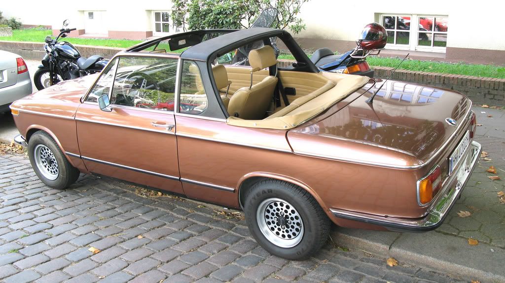 2852374603_e272a1ec58BMW2002Baur-Ca.jpg