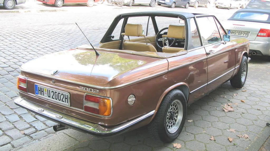 2852373991_8934d415d6BMW2002Baur-Ca.jpg