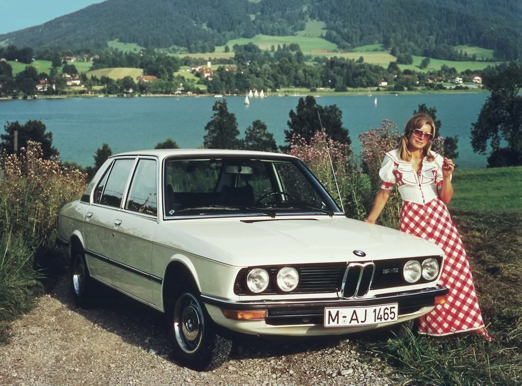 5335070571_767c228f74BMW525_E12_O.jpg