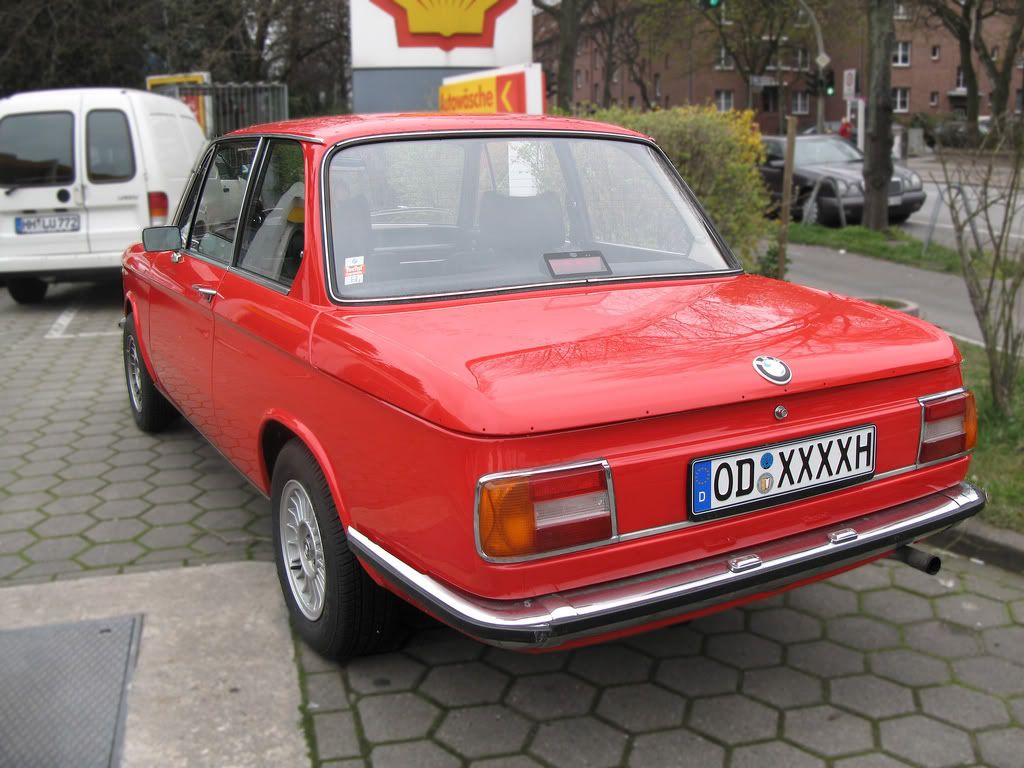 2404435475_86b9790a29BMW02_L.jpg