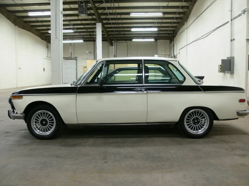 BMW2002-1060297.jpg