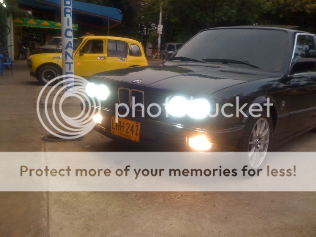 BMW323iE30021.jpg